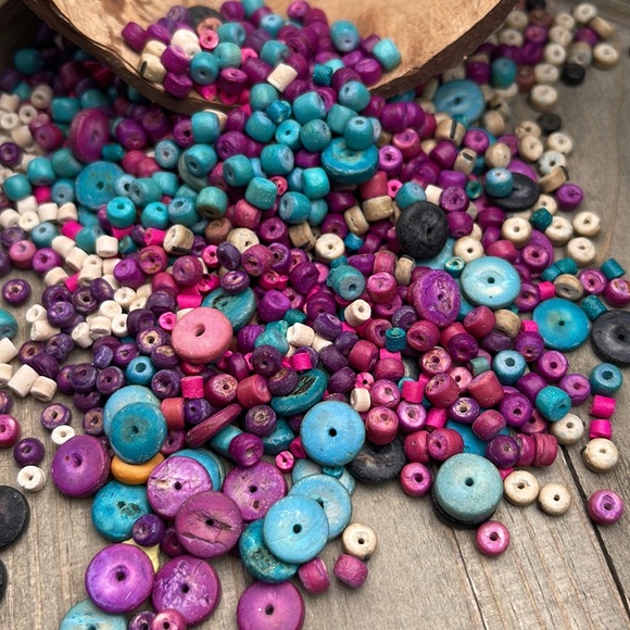 Colored Coconut Shell Coco Beads Mixed Lot DIy Jewelry Making Crafting Bundle - Picture 3 of 16